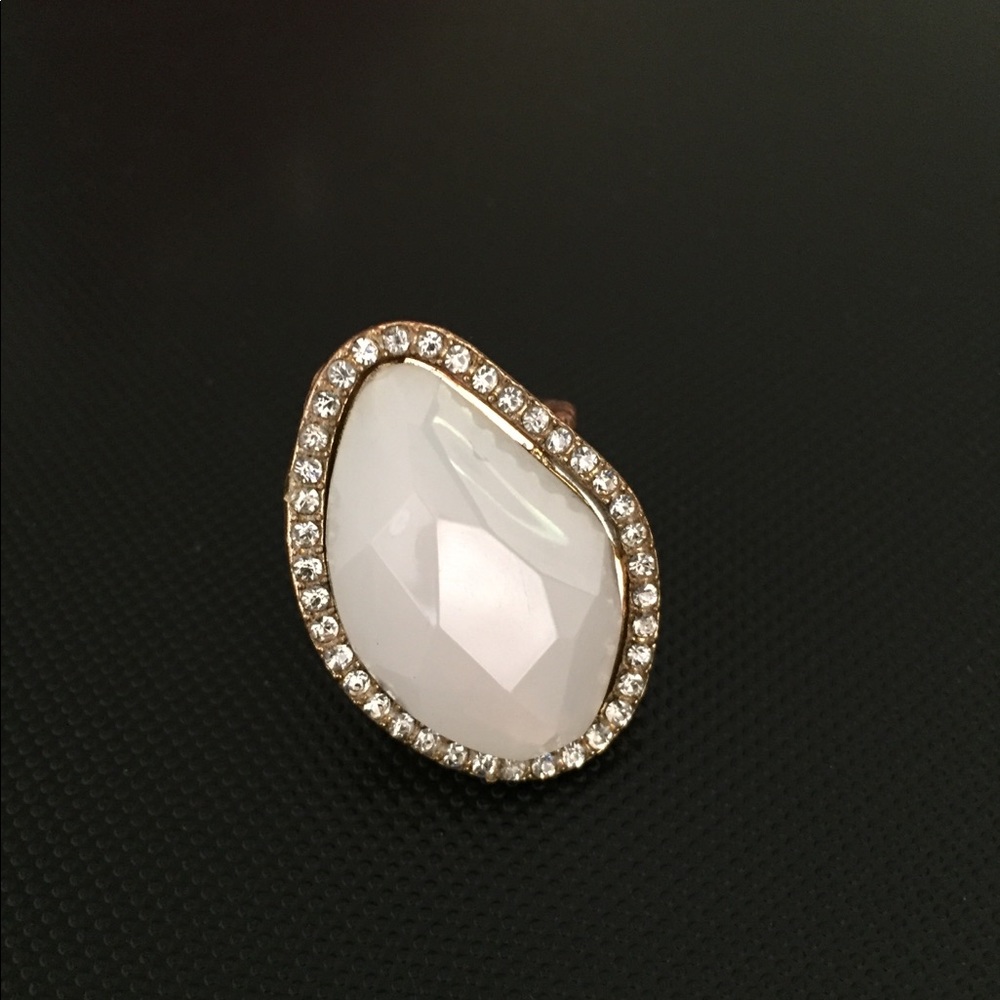 BIG BEAUTIFUL RING